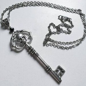 Brand New Silver Skull Key Necklace